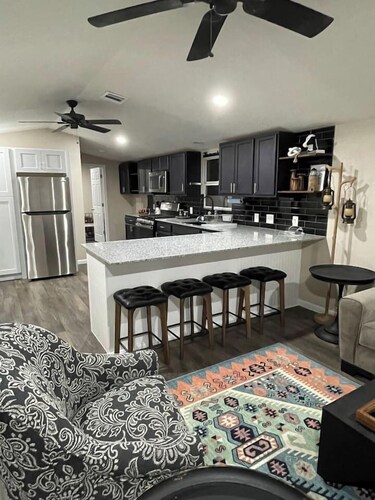 Gated Hill Country Escape: 1 Gb Internet & Seclusion
