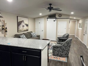 Interior - Gated Hill Country Escape: 1 Gb Internet & Seclusion (Spicewood)