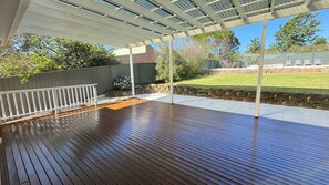 Terrace/patio - Palacete Beach Resort - Room only ensuite bathroom - AC, WiFi, SMART TV, pool. (Culburra Beach)