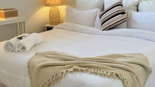 Palacete Beach - King Studio Suite - Escape by the pool