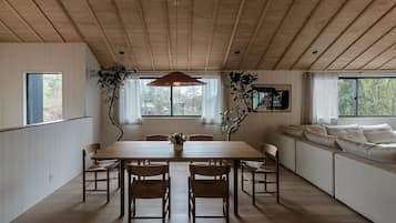 Chalet, 4 Bedrooms | Free WiFi