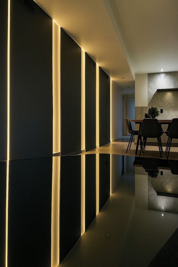 Dining - Luxury 3 KING bedrooms Oasis - Free parking - City View (Pittsburgh)