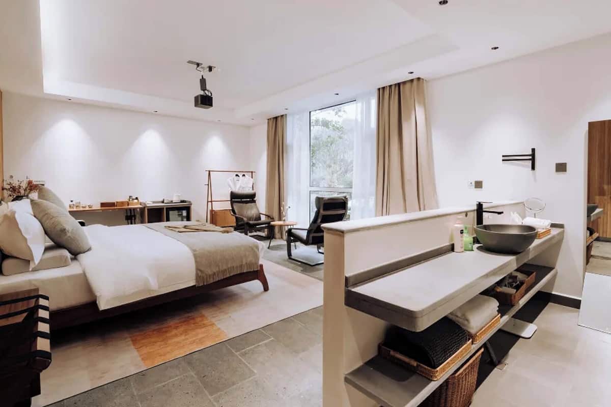 Luxury Double Room, Garden View | View from room
