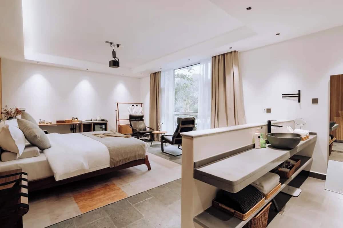 Luxury Double Room, Garden View | Pemandangan dari bilik