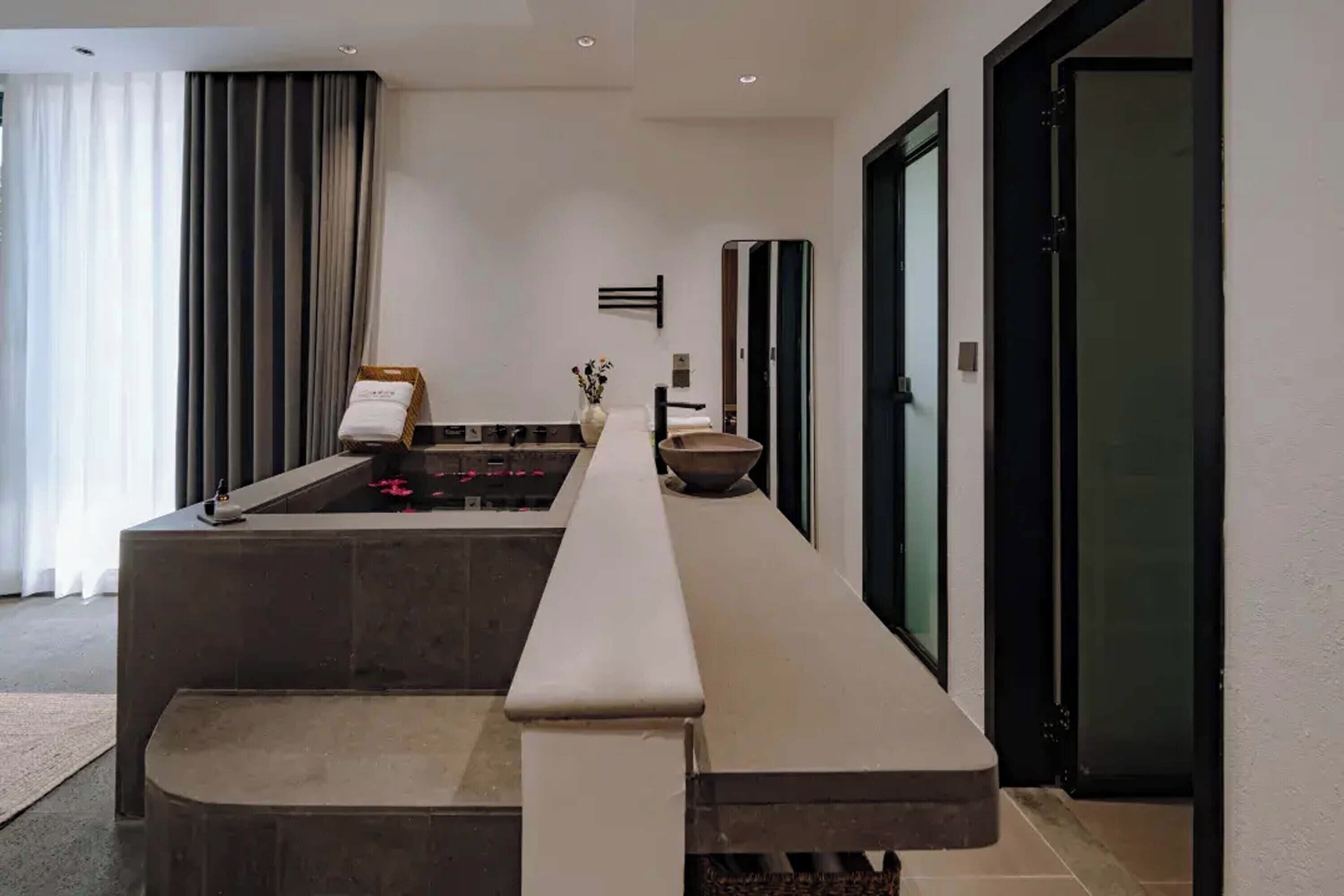 Classic Single Room, Garden View