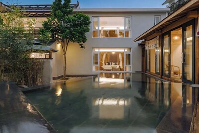 Tengchong Hot Spring Family Resort