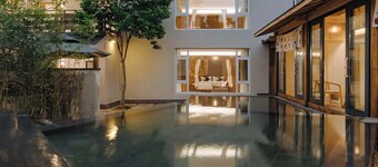 Tengchong Hot Spring Family Resort