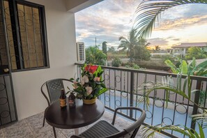 Villa Familiale, 2 chambres, vue jardin | Terrasse/Patio