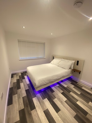 WiFi, bed sheets