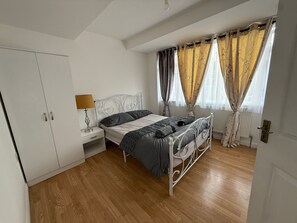 2 chambres, fer et planche à repasser, Wi-Fi, literie fournie