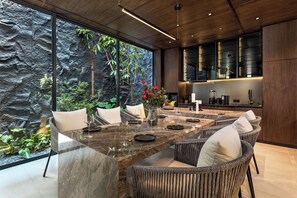 Villa Deluxe, 3 chambres, vue piscine | Salle à manger