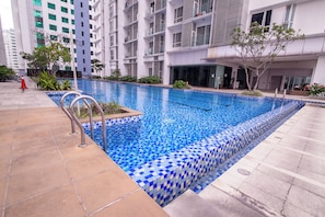 Outdoor pool - M Suites (Kuala Lumpur)