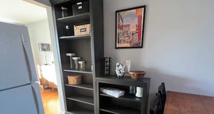 Charming Condo/Flat in Englewood