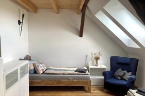 3 Schlafzimmer, Schreibtisch, kostenloses WLAN, BettwÀsche