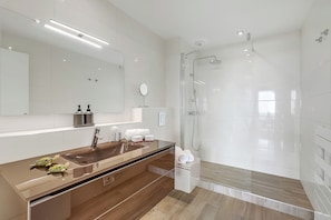Shower, towels