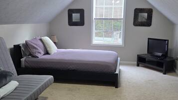 4 bedrooms, iron/ironing board, free WiFi, bed sheets