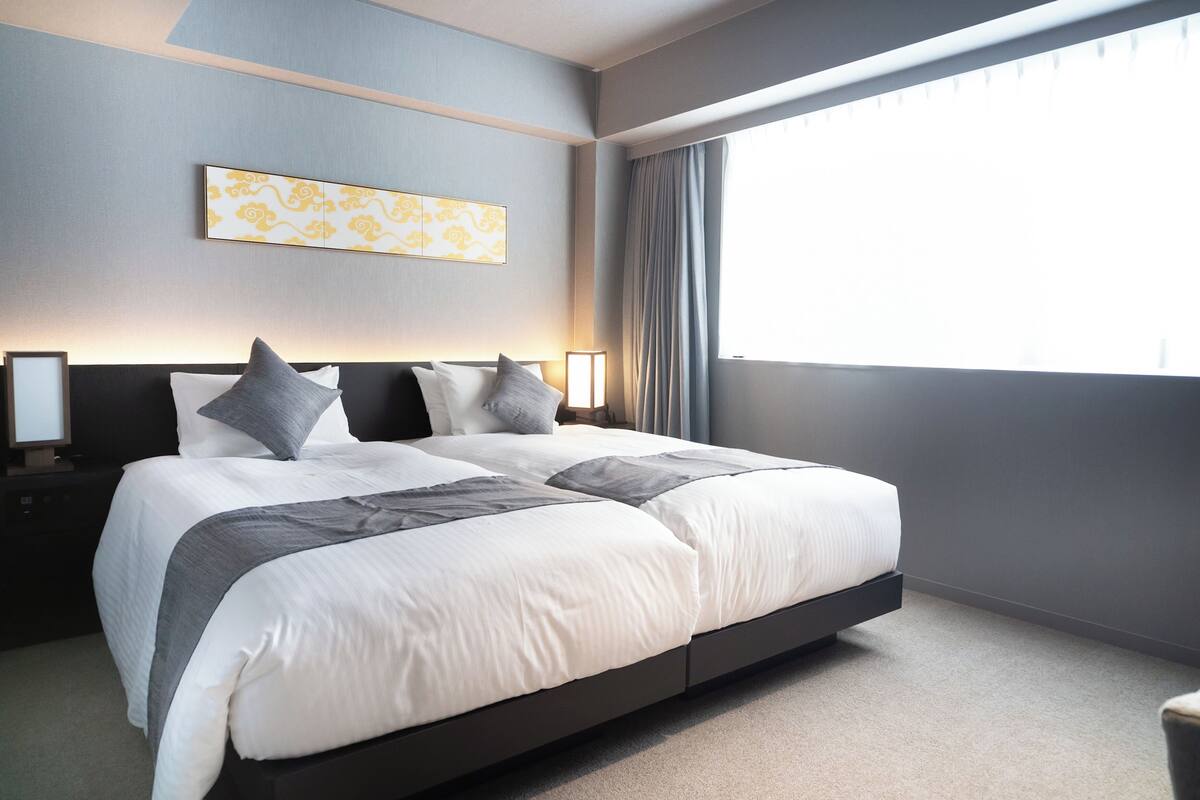 Deluxe Double Room | In-room safe, iron/ironing board, free WiFi