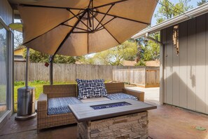 Terrace/patio - Zen Den - 10 Minutes to Autzen & Downtown (Eugene)