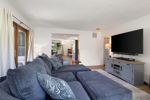 TV, fireplace, stereo