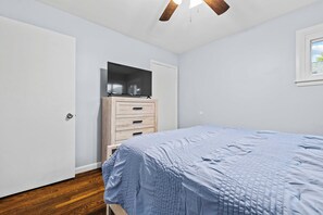 Iron/ironing board, WiFi, bed sheets