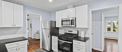 ميكروويف، فرن، موقد طهي مسطح، غسالة أطباق