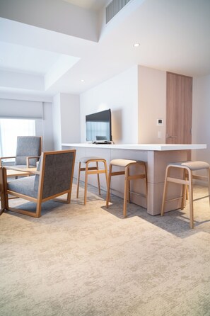 55-inch Smart TV with satellite channels, Netflix, streaming services - KIORI Collection Shinmachi (Kyoto)