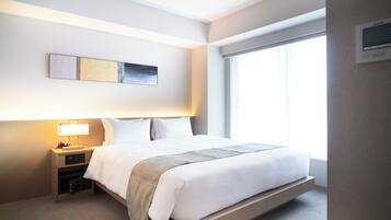 Down duvets, in-room safe, blackout curtains, free WiFi