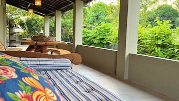 Basic Villa | Terrace/patio