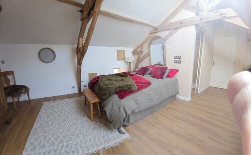 Master bedroom 50 m2 Great comfort 5 minutes from Lac de Neufond