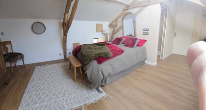 Master bedroom 50 m2 Great comfort 5 minutes from Lac de Neufond