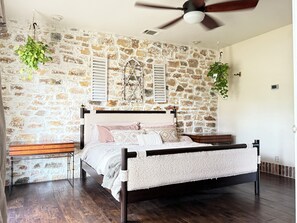 4 Schlafzimmer, Schreibtisch, Internetzugang, Bettwäsche