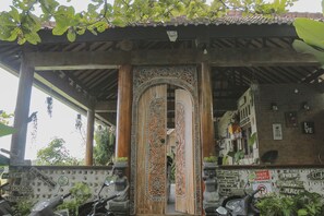 Front of property - SUNSET VILLAS AND BUNGALOWS (Ubud)
