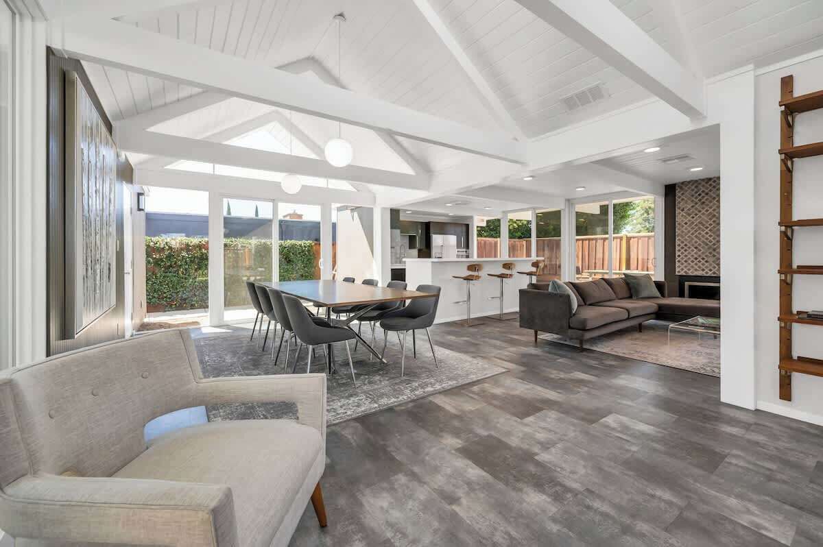 TV, fireplace, offices