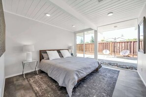 3 habitaciones, escritorio, tabla de planchar con plancha y wifi 