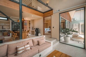 Ayo One | Living area