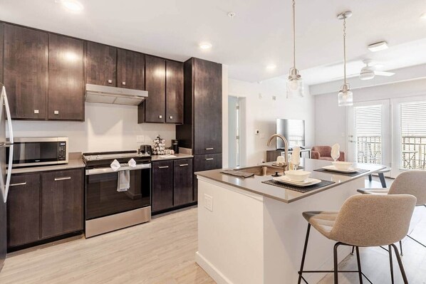 Fridge, microwave, oven, stovetop