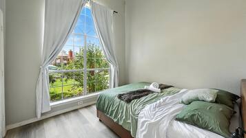 アイロン / アイロン台、WiFi、ベッドシーツ