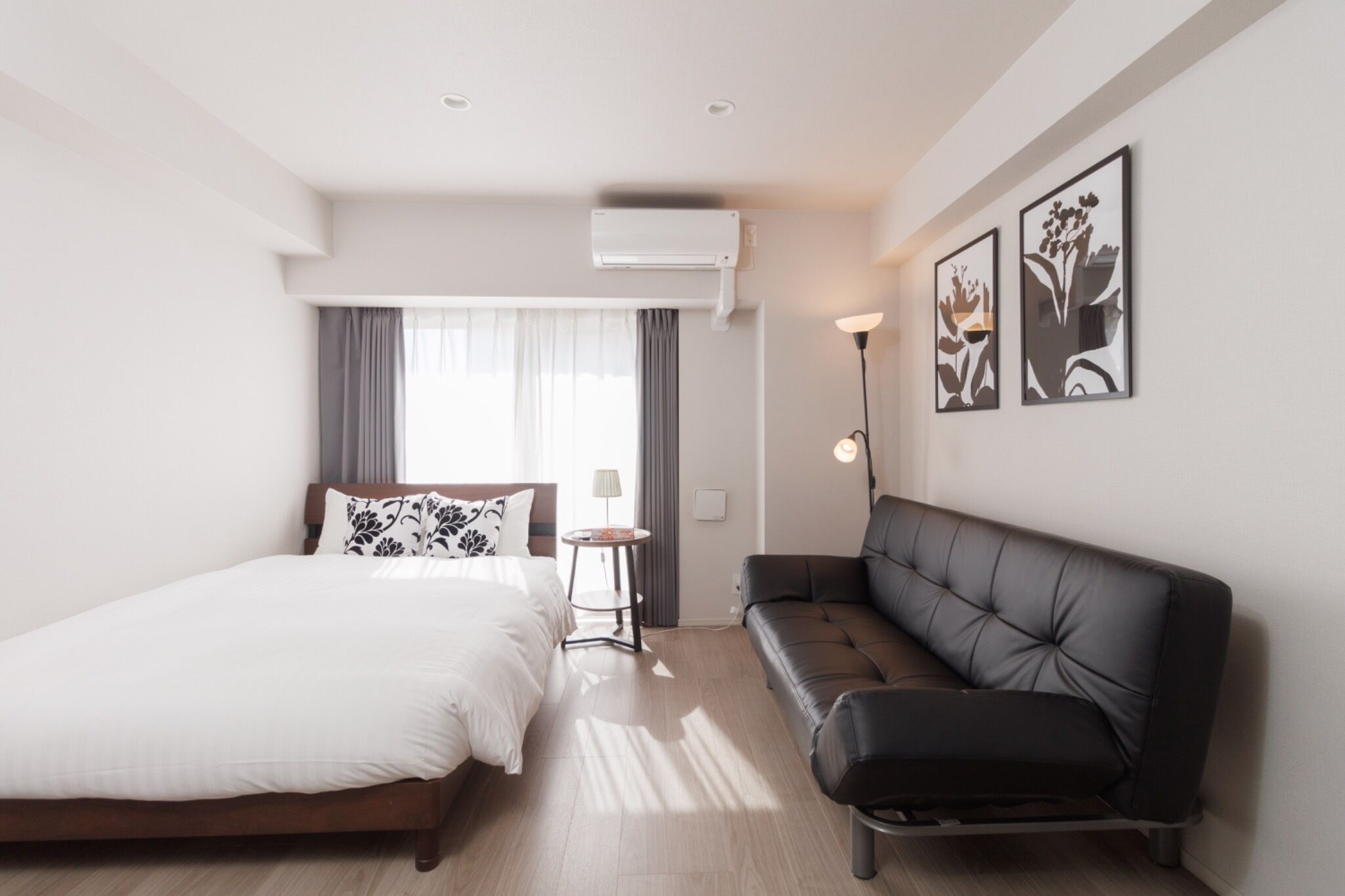 1 bedroom, desk, Internet, bed sheets