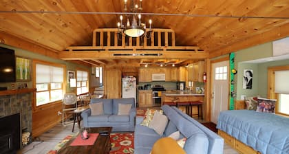 Cozy Waterfront Home Overlooking Stinson Lake (SL2439R)