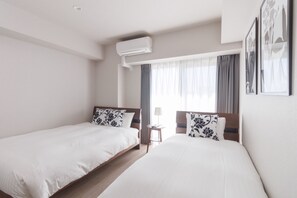1 bedroom, desk, Internet, bed sheets