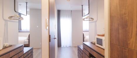 1 bedroom, desk, Internet, bed sheets