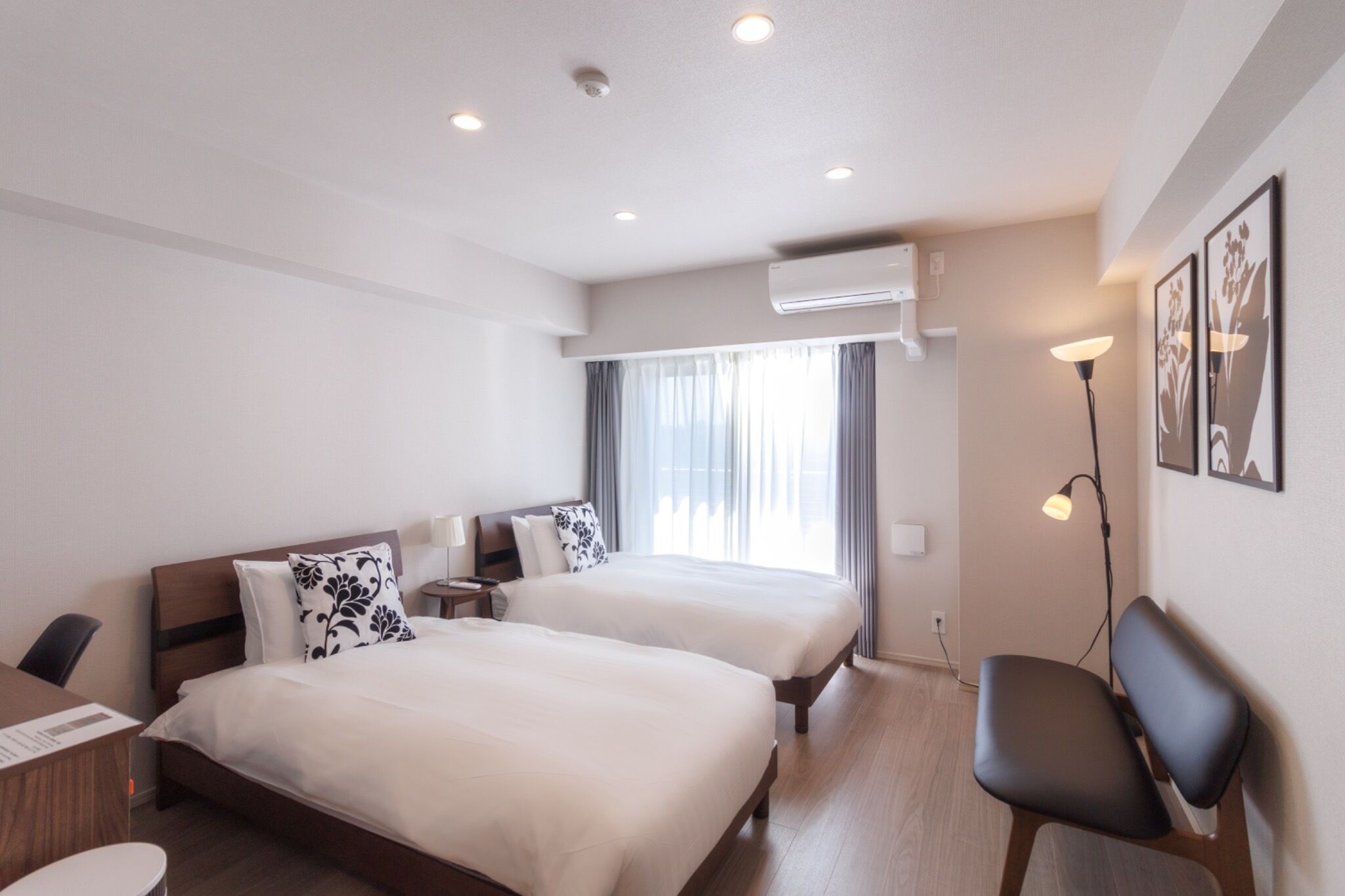 1 chambre, bureau, accès Internet, draps fournis