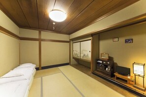 2 bedrooms, desk, free WiFi