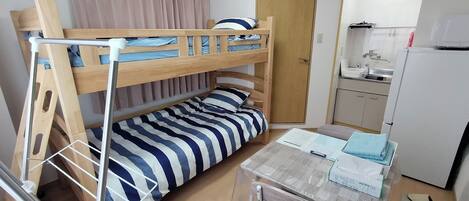 1 bedroom, desk, free WiFi, bed sheets