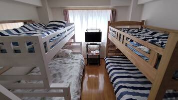 1 bedroom, desk, free WiFi, bed sheets