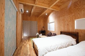 2 bedrooms, desk, free WiFi, bed sheets