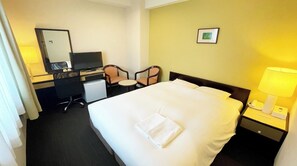 1 chambre, bureau, accĂšs au Wi-Fi (inclus), literie fournie