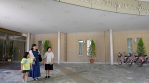 المنطقة المحيطة بالمنشأة