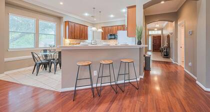 Lake Conroe Exec Home – Peaceful & Family-Ready