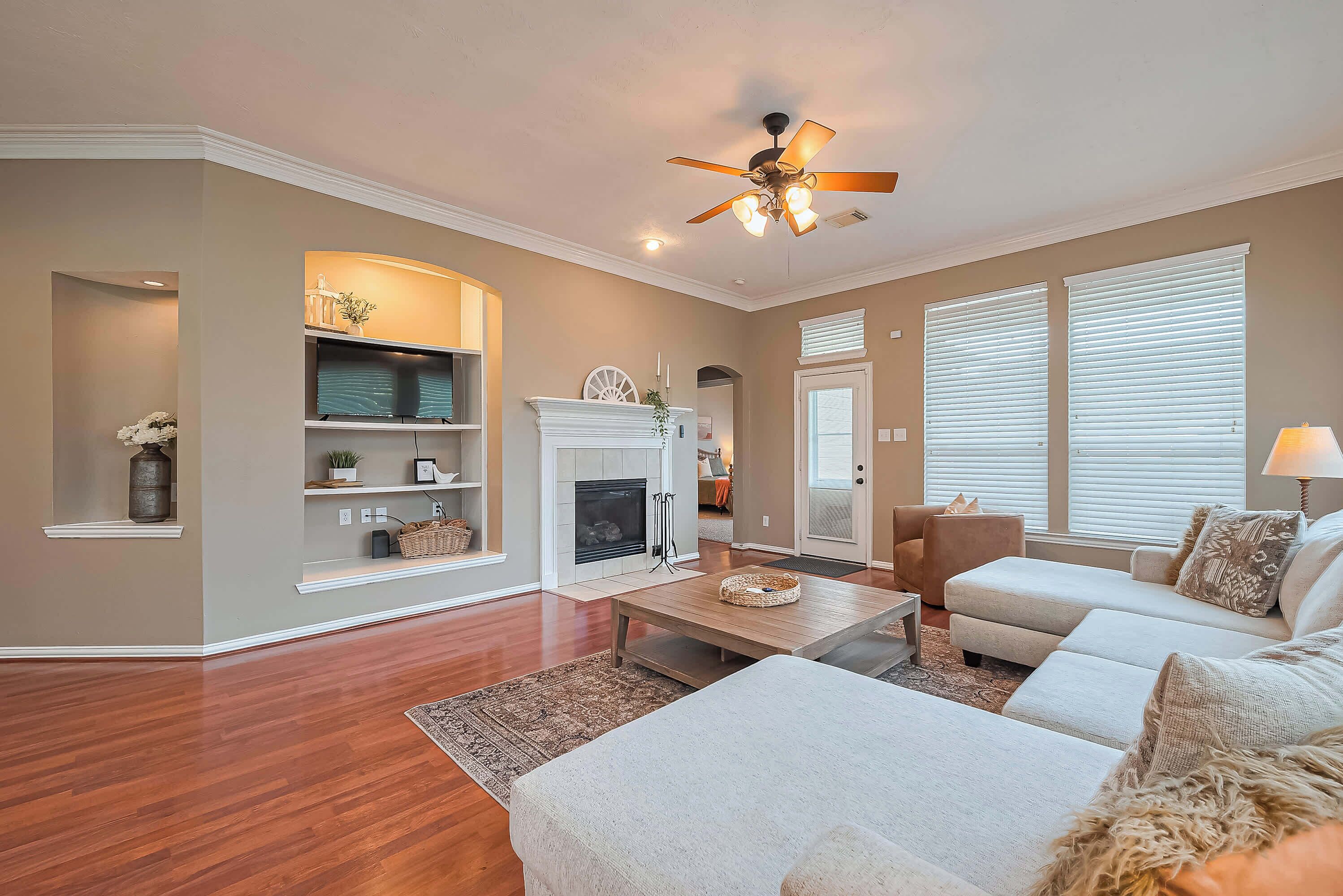 TV, fireplace, offices